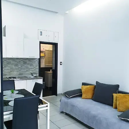 Апартаменти Centar *